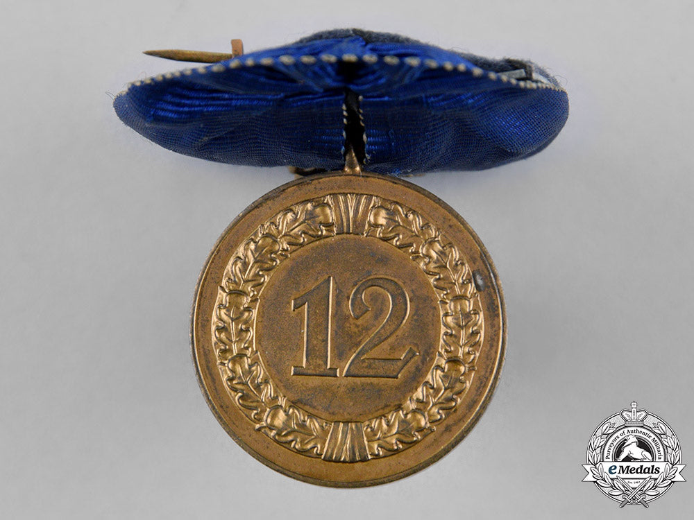 germany._a_luftwaffe12-_year_long_service_medal,_mounted_court-_style_c18-018071