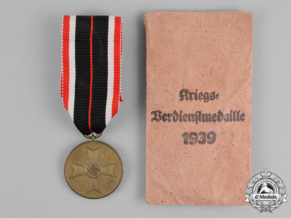 germany._a_war_merit_medal,_in_its_packet_of_issue,_by_richard_simm&_söhne_c18-018123