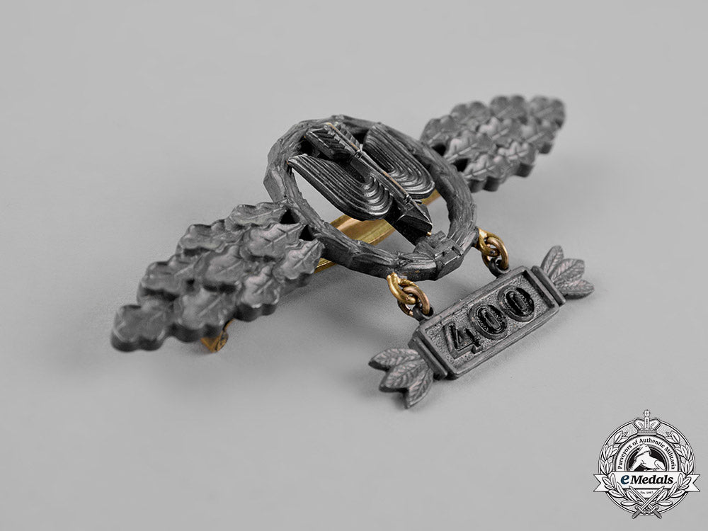 germany,_luftwaffe._a_squadron_clasp_for_long_distance_figthers,_gold_grade,_with400_hanger_c18-018147_1_1_1_1