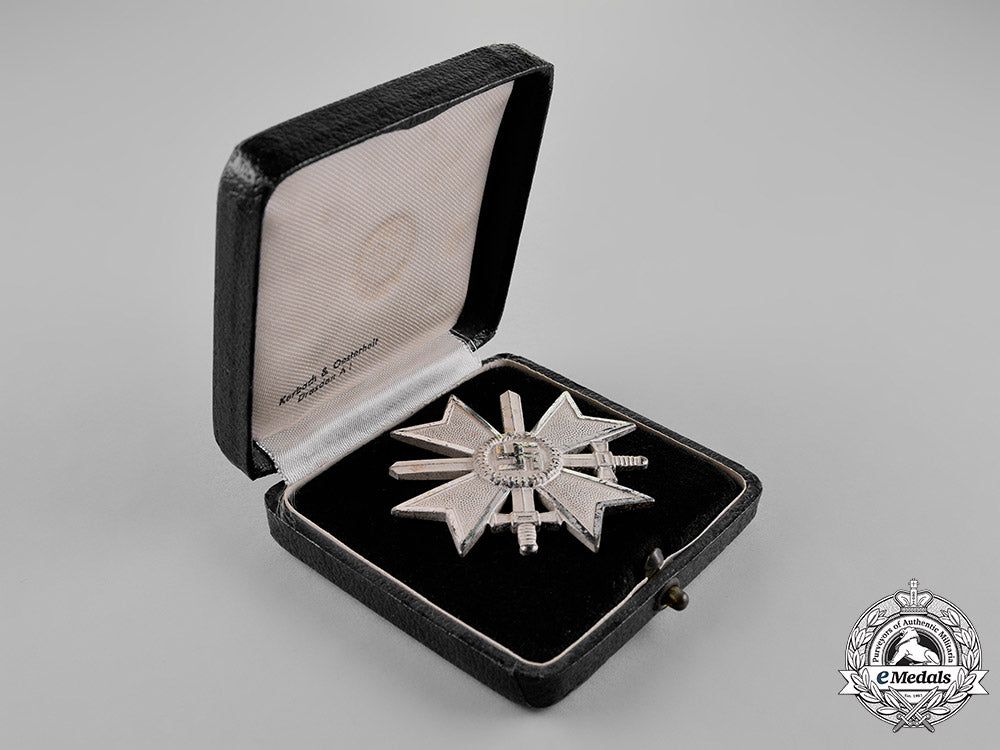 germany._a_war_merit_cross_first_class,_with_swords,_by_kerbach&_oesterhelt_c18-018204