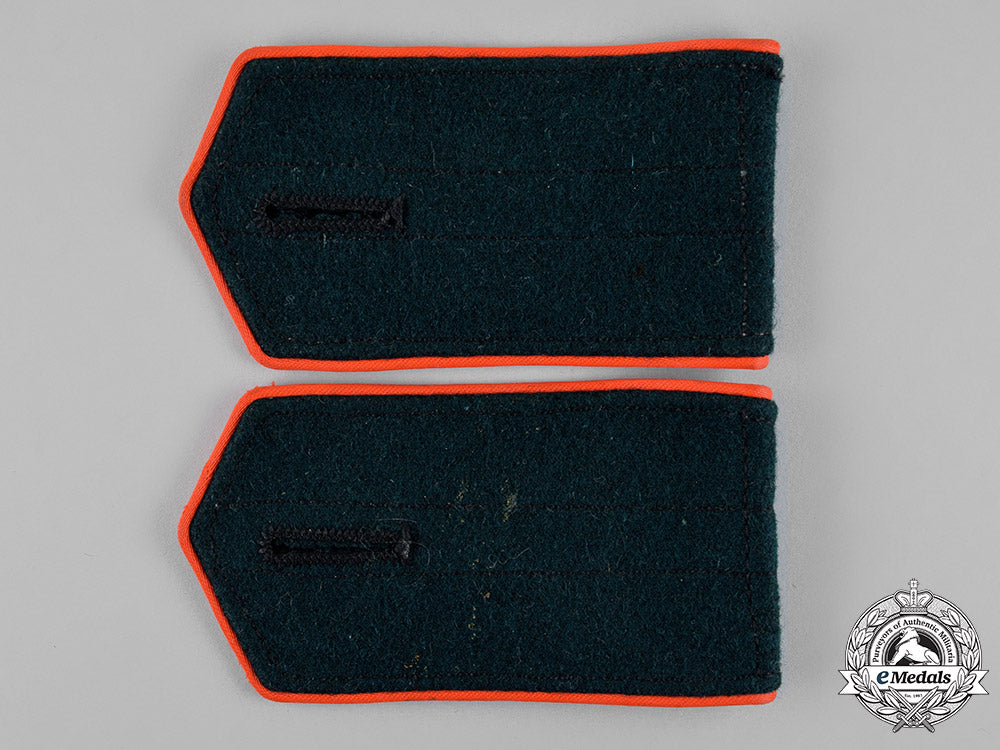 germany._a_set_of_volunteer_russian_liberation_army_em’s_shoulder_straps_c18-018245