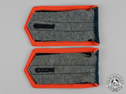germany._a_set_of_volunteer_russian_liberation_army_em’s_shoulder_straps_c18-018246