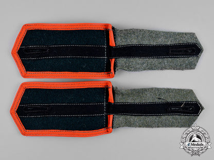 germany._a_set_of_volunteer_russian_liberation_army_em’s_shoulder_straps_c18-018247
