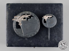 Germany, Kriegsmarine. A Cased Mint Set Of Blockade Runner Badges By Schwerin Of Berlin