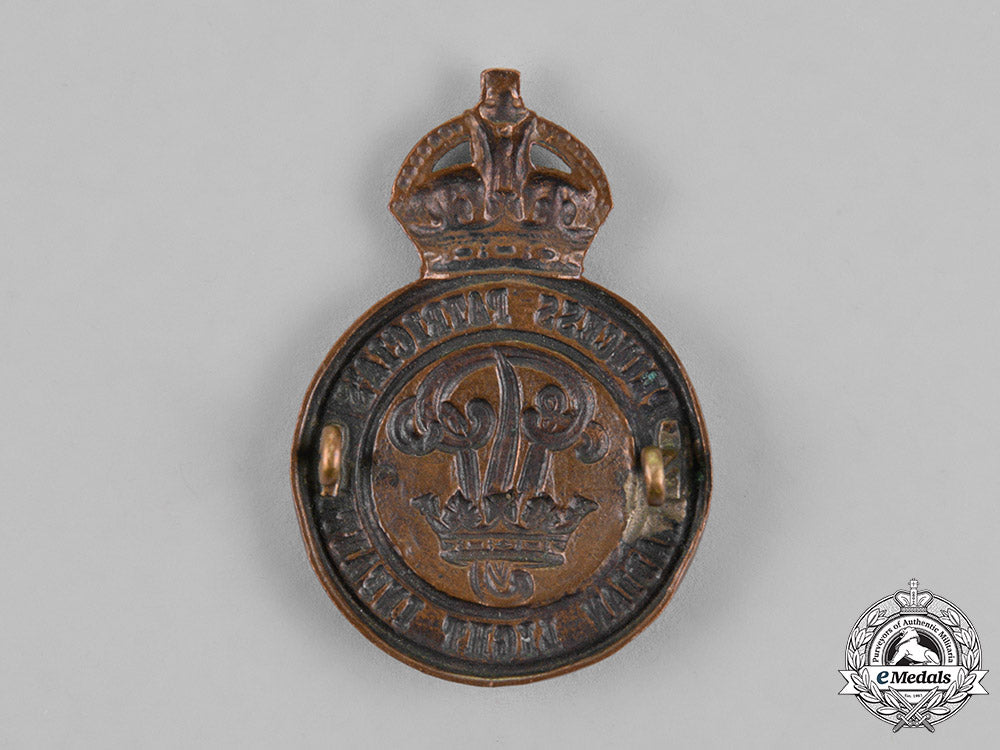canada._a_princess_patricia's_canadian_light_infantry_cap_badge,_c.1940_c18-018382