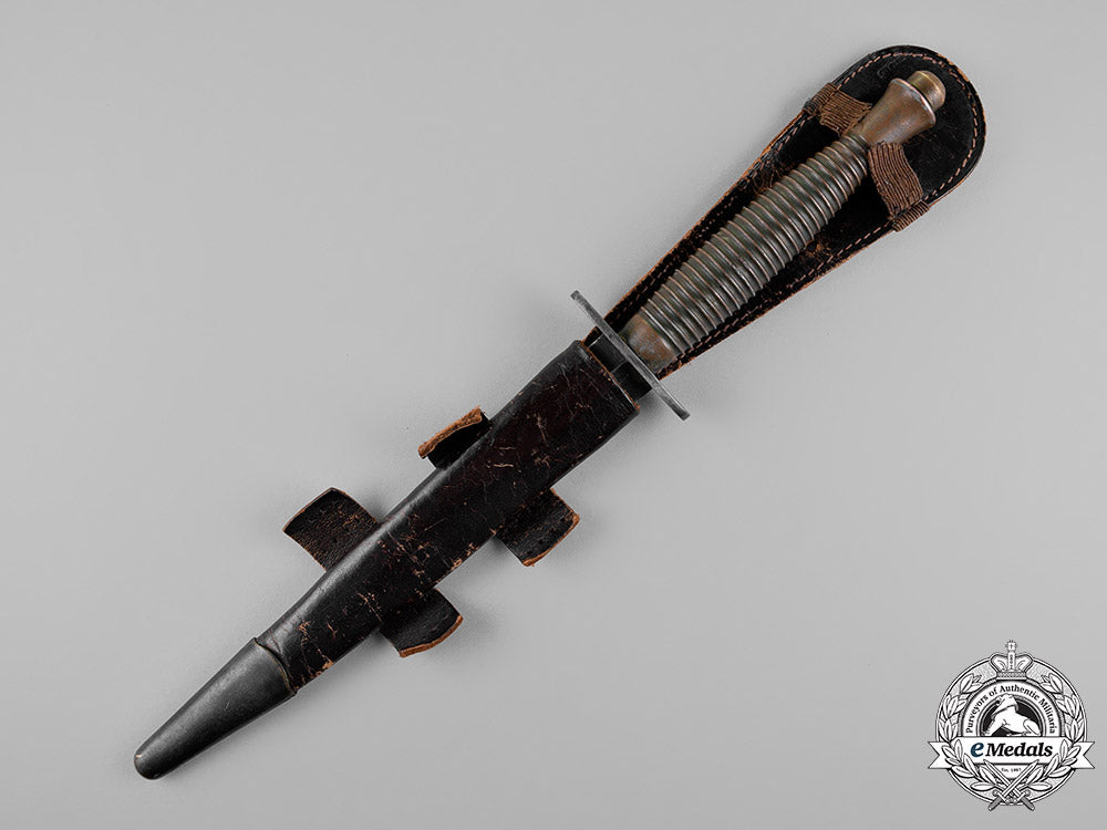 united_kingdom._a_fairbairn-_sykes_fighting_knife,3_rd_type,_c.1943_c18-018385