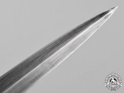 united_kingdom._a_fairbairn-_sykes_fighting_knife,3_rd_type,_c.1943_c18-018388