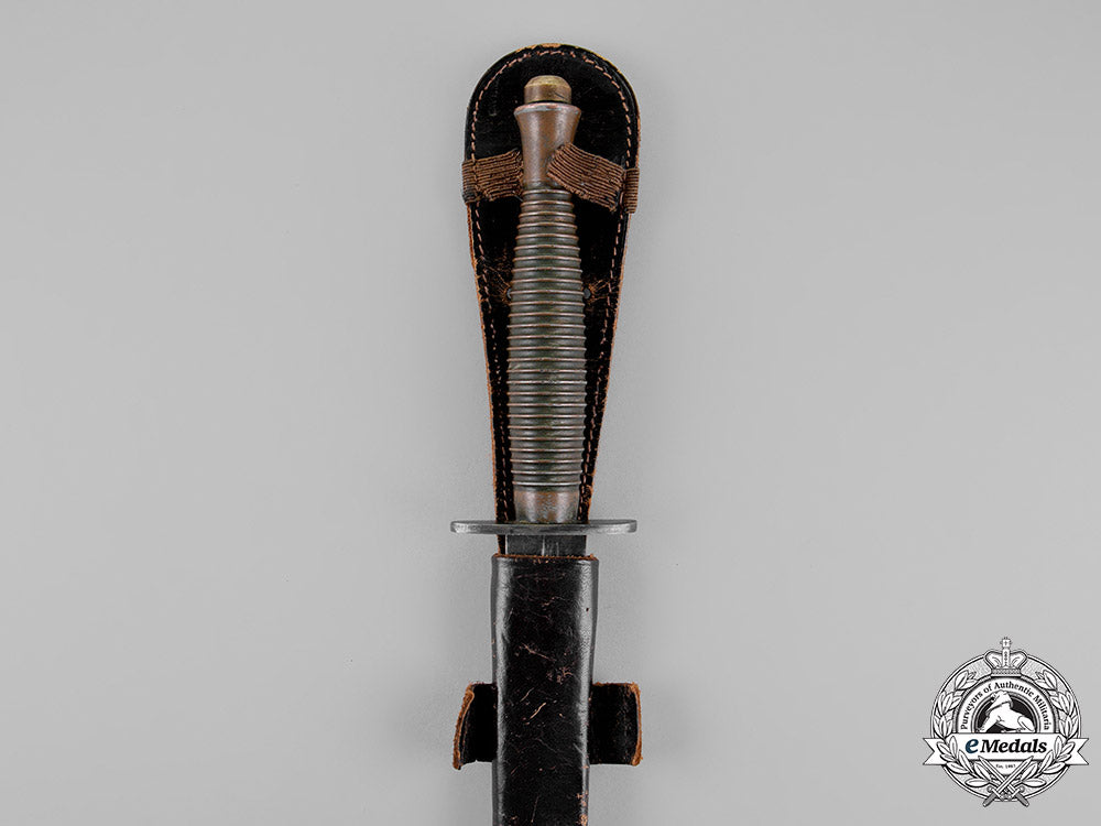 united_kingdom._a_fairbairn-_sykes_fighting_knife,3_rd_type,_c.1943_c18-018389
