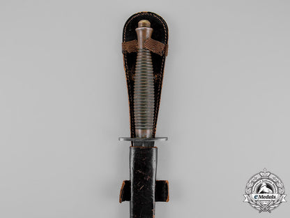 united_kingdom._a_fairbairn-_sykes_fighting_knife,3_rd_type,_c.1943_c18-018389
