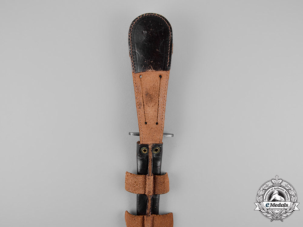 united_kingdom._a_fairbairn-_sykes_fighting_knife,3_rd_type,_c.1943_c18-018390