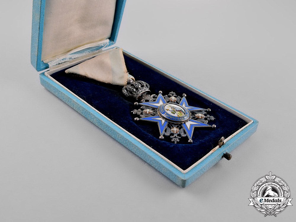 serbia,_kingdom._an_order_of_st.sava,_v_class_with_case,_by_huguenin_freres_c18-018520_1_1