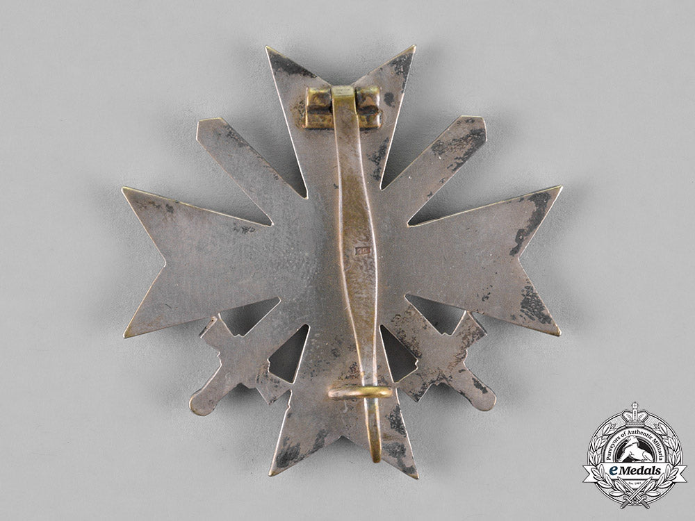 germany._an_early_war_merit_cross_first_class_with_swords_by_friedrich_orth,_wien_c18-018603