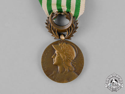 france,_republic._a_lot_of_three_medals&_awards_c18-018739
