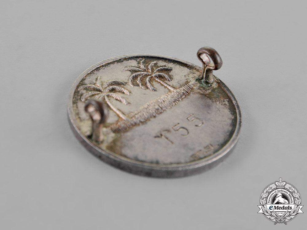 papua_new_guinea._a_native_police_valour_badge1940-1964_c18-018911
