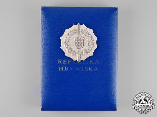 croatia._an_order_of_petar_zrinski_and_frank_krste_frankopan(_with_silver_wreath)1995_c18-019021