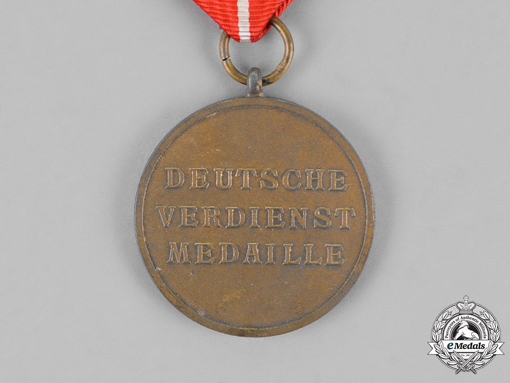 germany._an_order_of_the_german_eagle,_merit_medal,_by_the_official_vienna_mint_c18-019065