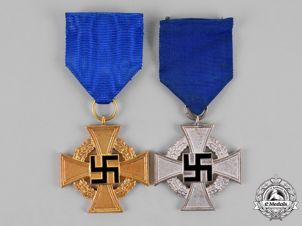 germany._two_civil_faithful_service_medals_c18-019126