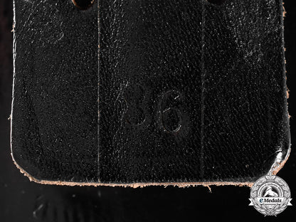 germany,_heer._an_em’s_belt_and_belt_buckle;_brought_back_by_ranger_james_kerr_c18-019351