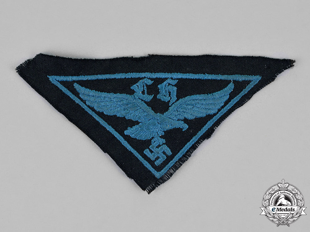 germany._a_luftwaffe_flak_anti-_aircraft_battery_helper’s_patch_c18-019398