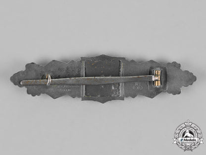 germany,_wehrmacht._a_close_combat_clasp,_silver_grade,_by_friedrich_linden_of_lüdenscheid_c18-019419_1