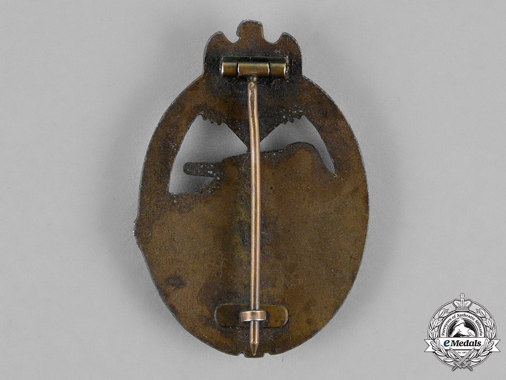 germany,_wehrmacht._a_tank_badge,_bronze_grade,_by_juncker_c18-019427