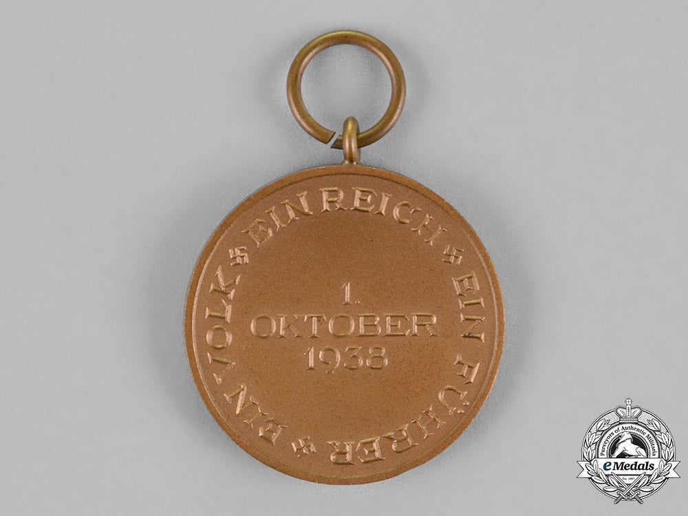 germany._a1938_entry_into_the_sudetenland_commemorative_medal_in_its_presentation_case_of_issue_c18-019485