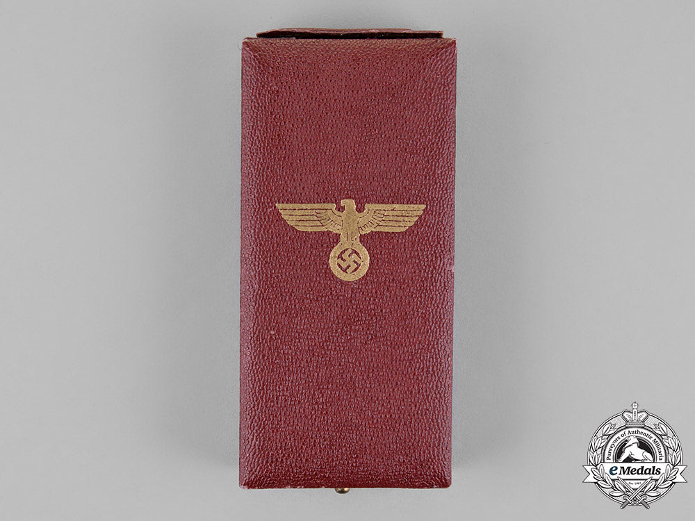 germany._a1938_entry_into_the_sudetenland_commemorative_medal_in_its_presentation_case_of_issue_c18-019487