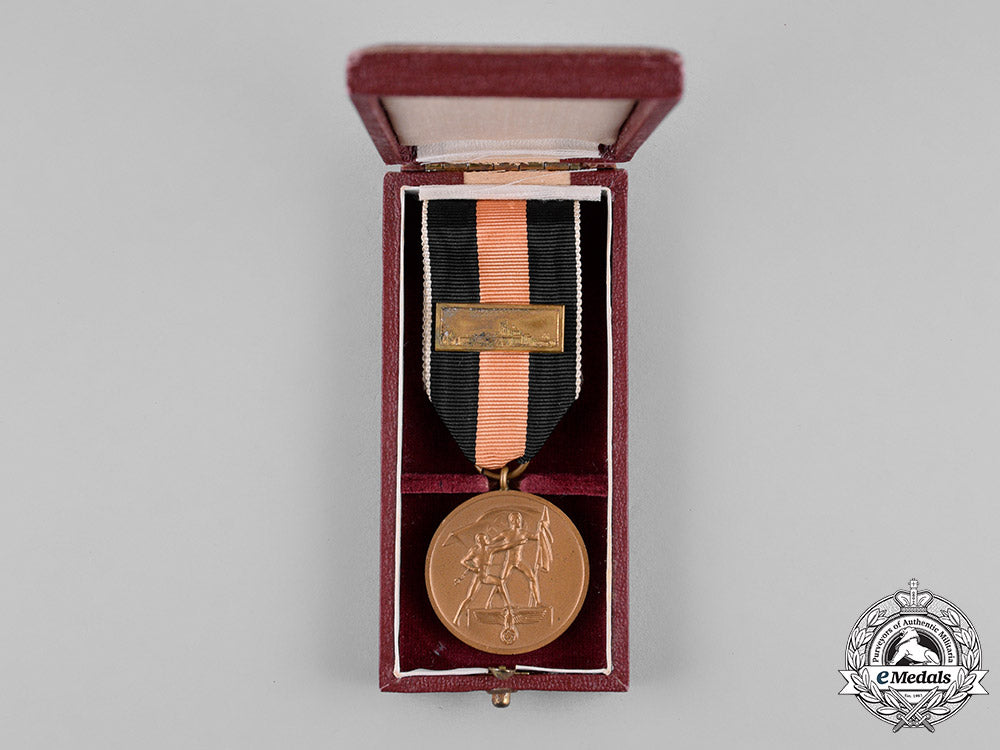 germany._a1938_entry_into_the_sudetenland_commemorative_medal_in_its_presentation_case_of_issue_c18-019488