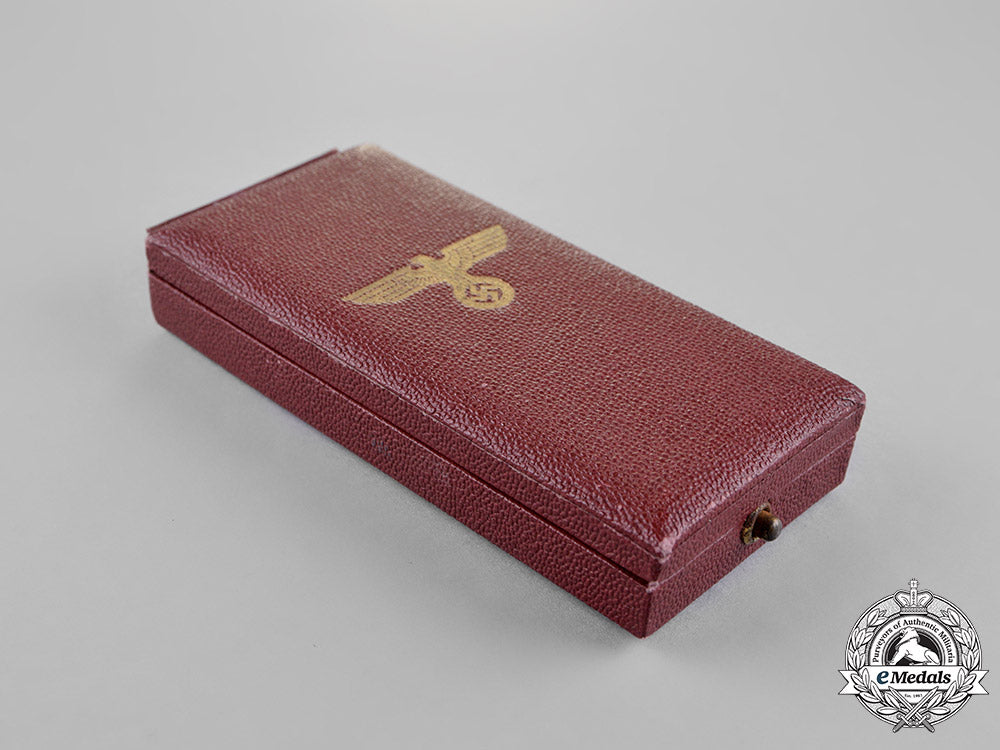 germany._a1938_entry_into_the_sudetenland_commemorative_medal_in_its_presentation_case_of_issue_c18-019489