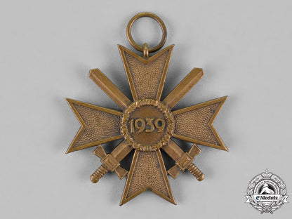 germany._a_grouping_of_a_war_merit_cross_second_class_with_swords,_and_a_war_merit_medal_c18-019494
