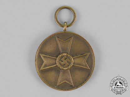 germany._a_grouping_of_a_war_merit_cross_second_class_with_swords,_and_a_war_merit_medal_c18-019497