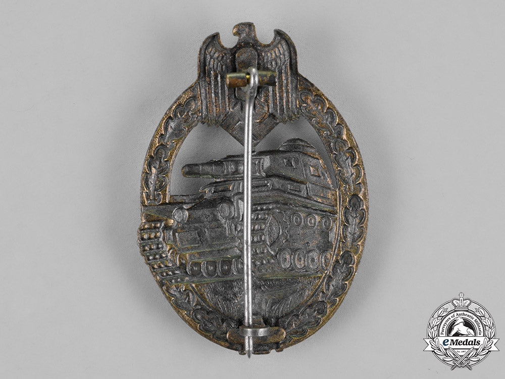 germany,_wehrmacht._a_tank_badge,_bronze_grade_c18-019555