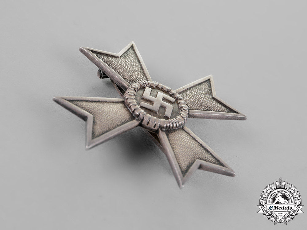 germany._a_war_merit_cross_first_class_without_swords_in_its_presentation_case_of_issue_c18-019564