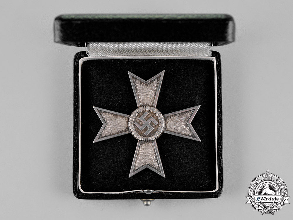 germany._a_war_merit_cross_first_class_without_swords_in_its_presentation_case_of_issue_c18-019568
