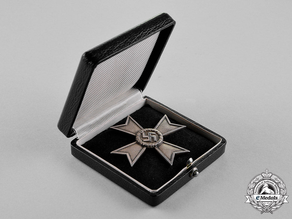 germany._a_war_merit_cross_first_class_without_swords_in_its_presentation_case_of_issue_c18-019570
