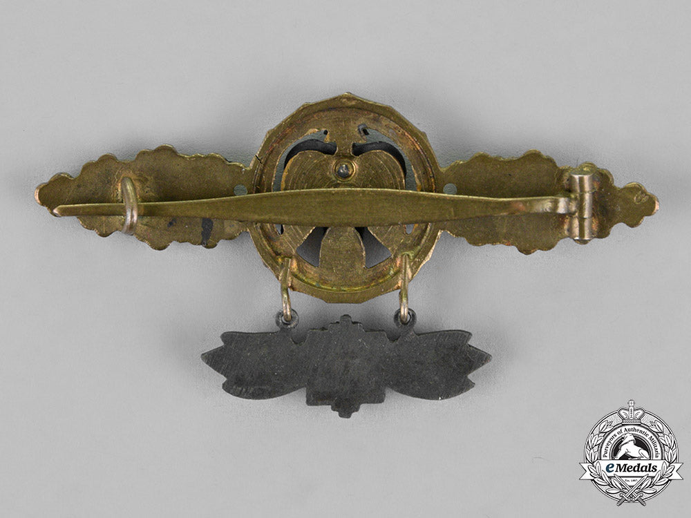 germany,_luftwaffe._a_squadron_clasp_for_short_distance_daytime_fighters,_gold_grade,_with_hanger_c18-019594