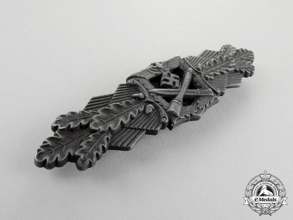 germany,_third_reich._a_close_combat_clasp,_bronze_grade,_by_friedrich_linden,_lüdenscheid_c18-0196