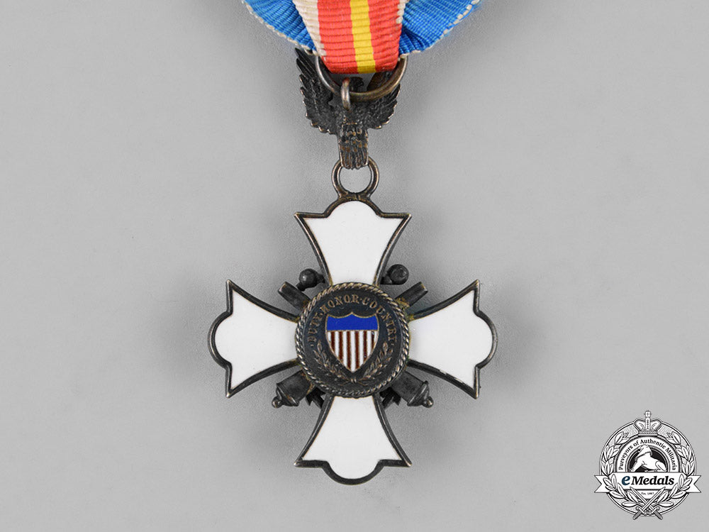 united_states._a_naval_and_military_order_of_the_spanish-_american_war_membership_badge_c18-019614