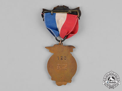 united_states._a_united_veterans_of_the_republic_membership_badge_c18-019667