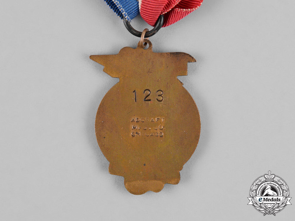 united_states._a_united_veterans_of_the_republic_membership_badge_c18-019669