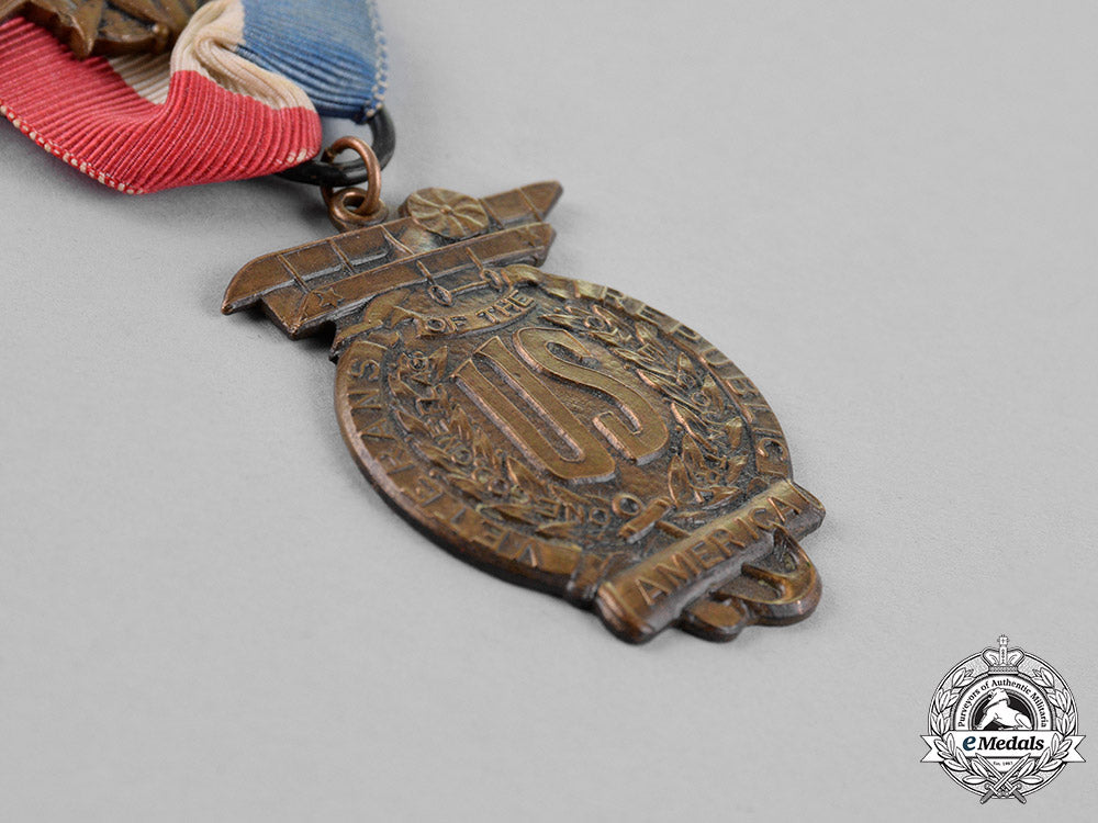 united_states._a_united_veterans_of_the_republic_membership_badge_c18-019670