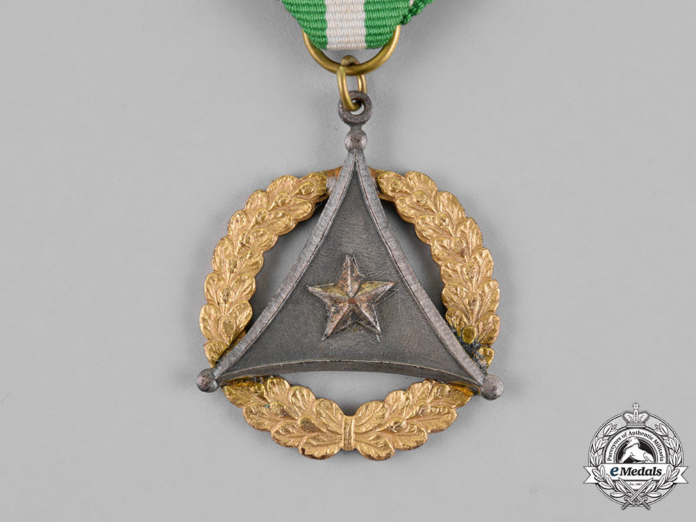 philippines._a_military_commendation_medal_by_el_oro_of_quezon_city_c18-019690