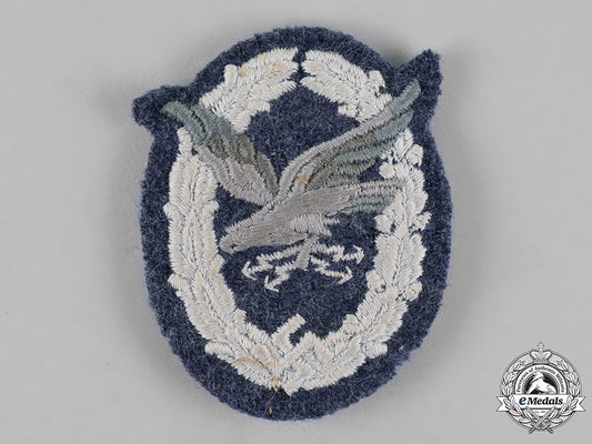 germany,_luftwaffe._a_radio_operator_badge,_padded_cloth_version_c18-019732