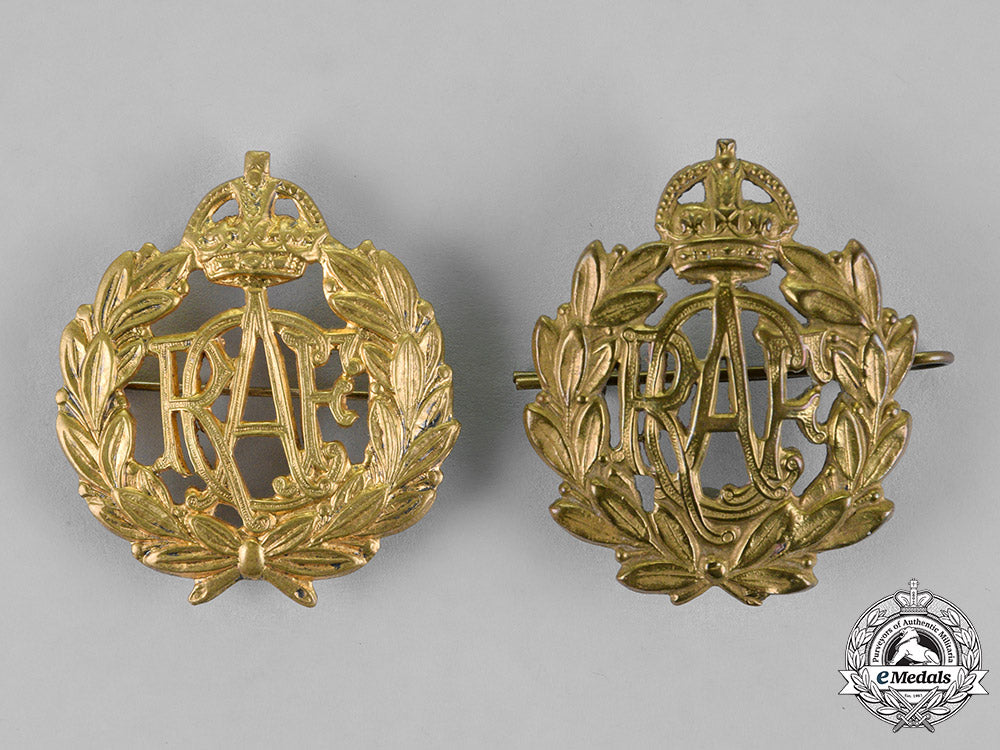 canada._two_second_war_royal_canadian_air_force(_rcaf)_cap_badges_c18-019790