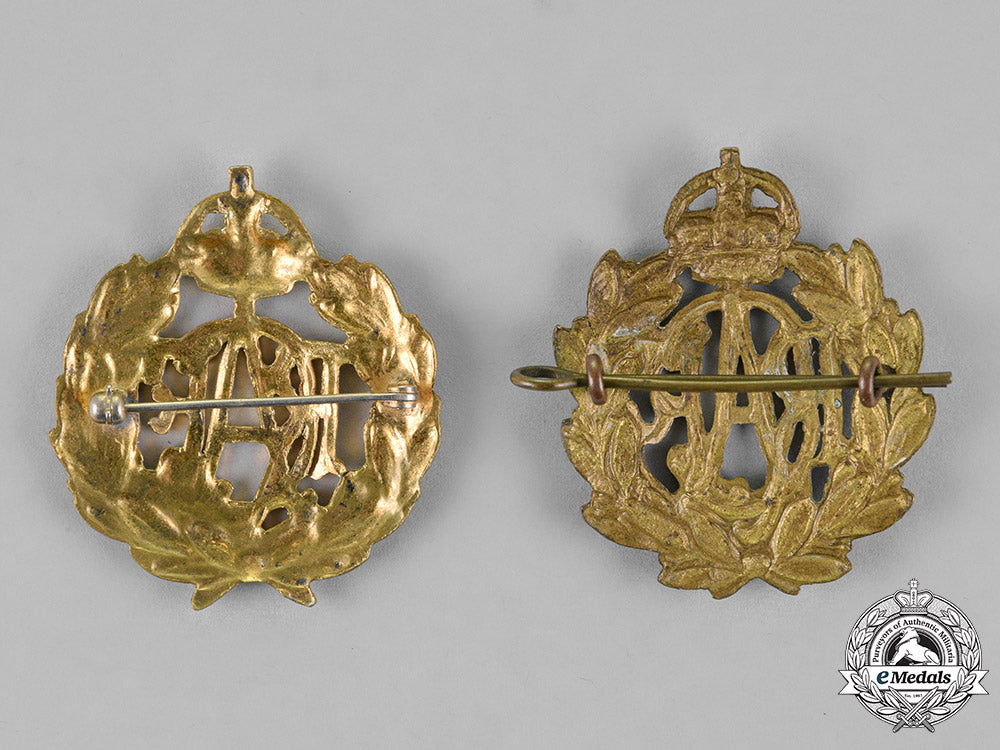 canada._two_second_war_royal_canadian_air_force(_rcaf)_cap_badges_c18-019791