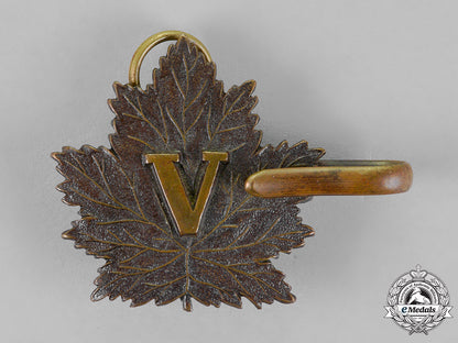 canada._two_first_war_canadian_nursing_sister_insignia_c18-019871