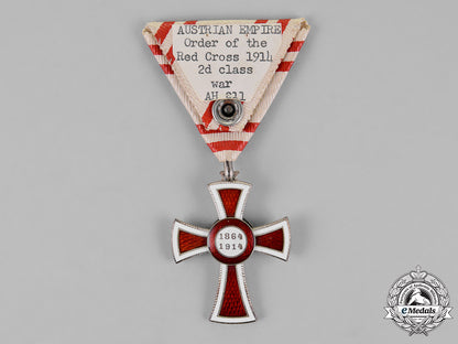 austria,_empire._an_honour_decoration_of_the_red_cross,_second_class_cross,_c.1917_c18-019999