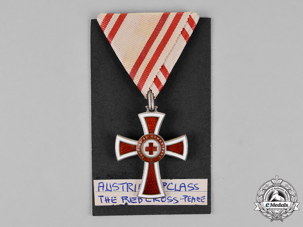 austria,_empire._an_honour_decoration_of_the_red_cross,_second_class_cross,_c.1917_c18-020003