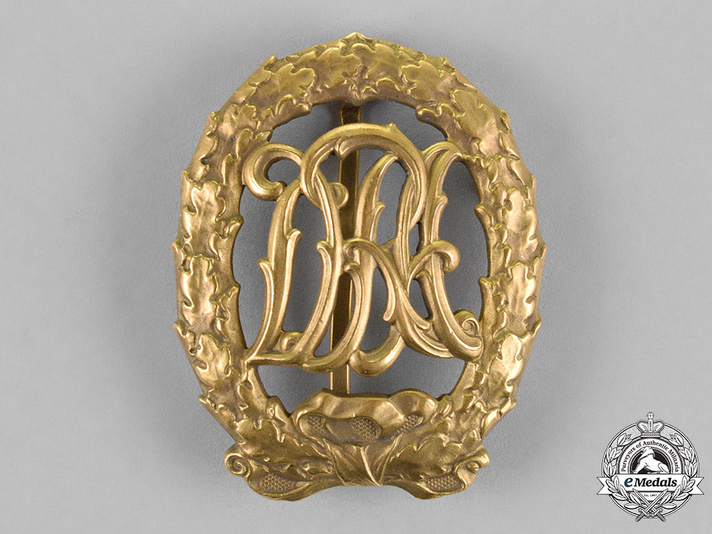 germany._a_dra_bronze_grade_sports_badge_by_wernstein_of_jena_c18-020140