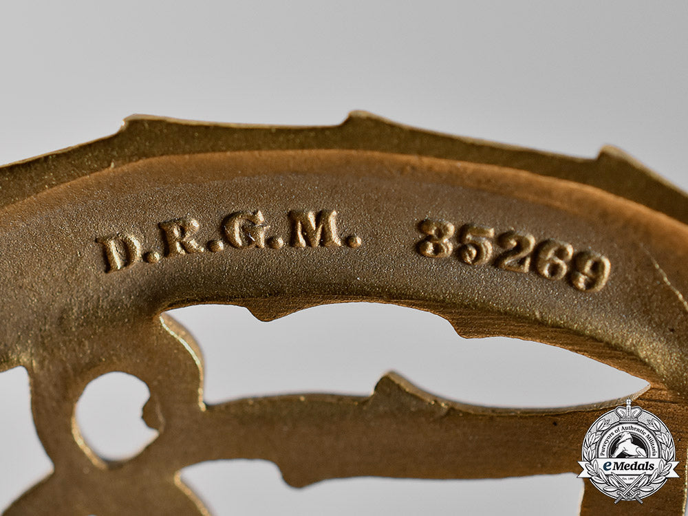 germany._a_dra_bronze_grade_sports_badge_by_wernstein_of_jena_c18-020146